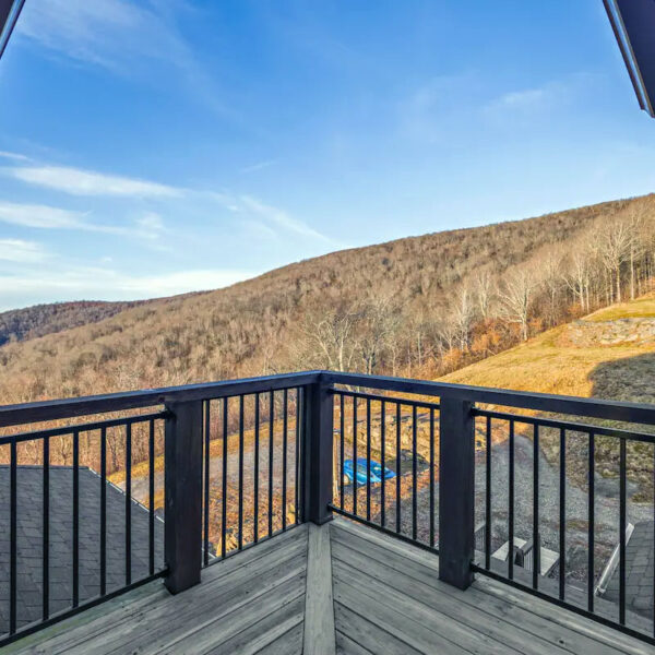 Summer/Fall 2023 | Newland, North Carolina | Red Barn Bed A